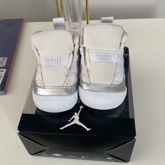 Baby Jordan 11 size 2 - Picture 1 of 4